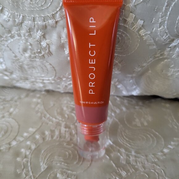 The Project Lip Plumping Lip Glaze - Picture 1 of 3